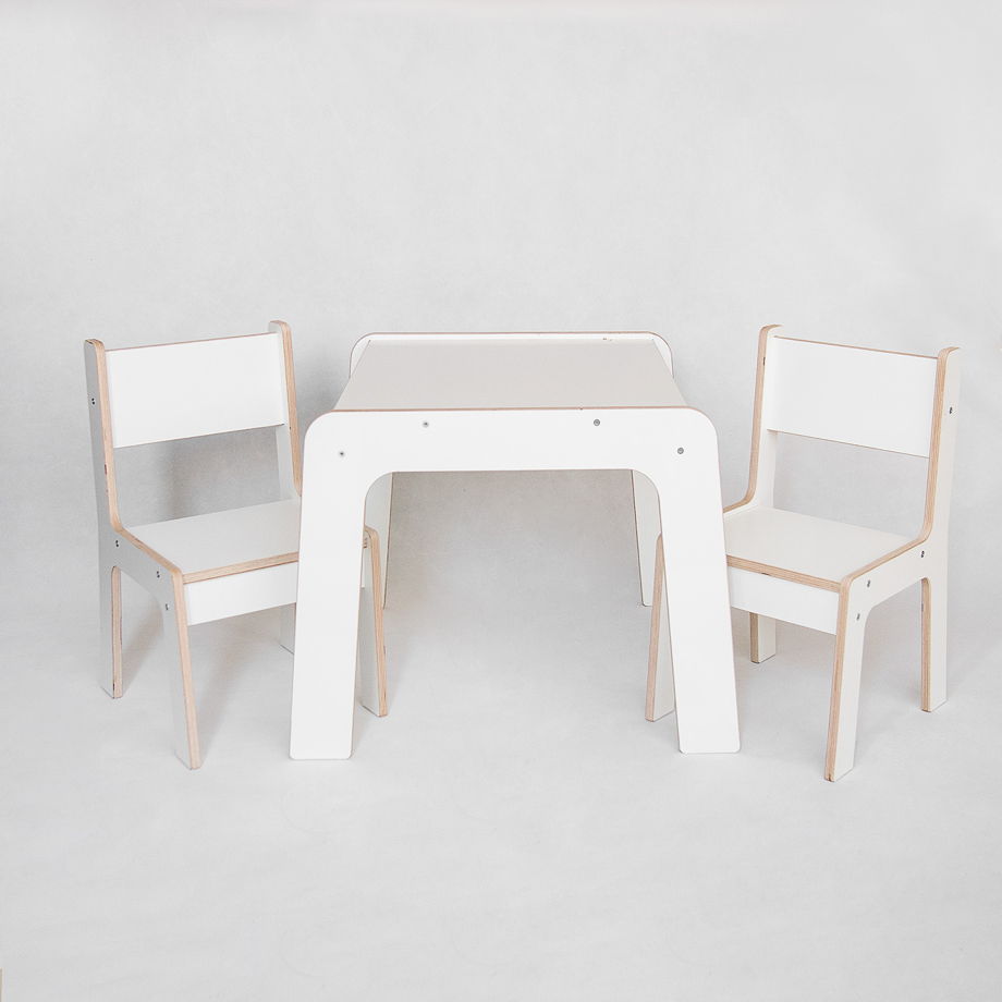 Комплект белой детской мебели стол и два стула Киддис