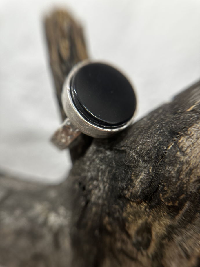 Кольцо с черным агатом из серебра