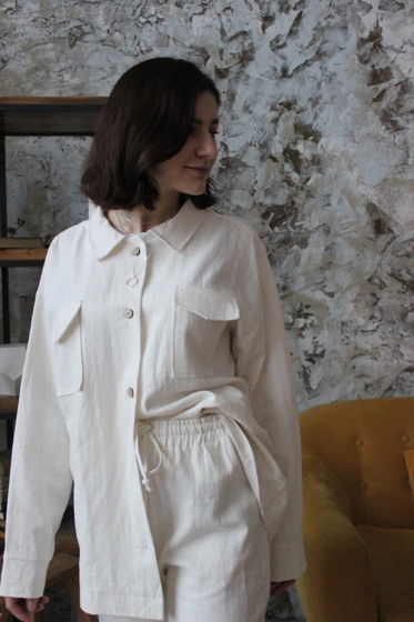Рубашка женская оверсайз, свободного кроя, с карманами из натуральной крапивы, комфортная в движении  и подходящая под любой образ.