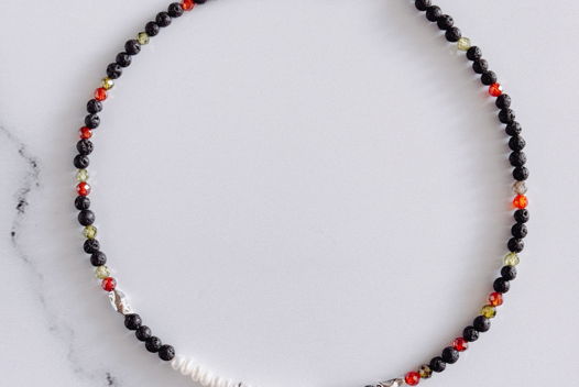 Чокер из лавы, натурального жемчуга, фианитов
