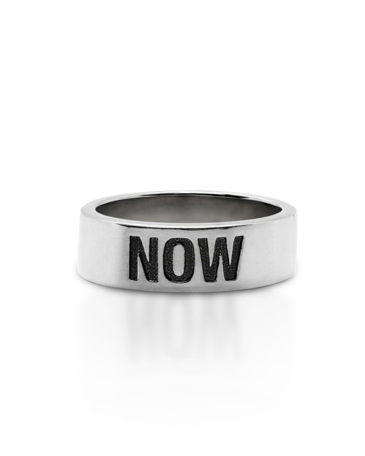Кольцо с гравировкой "HERE NOW" из серебра