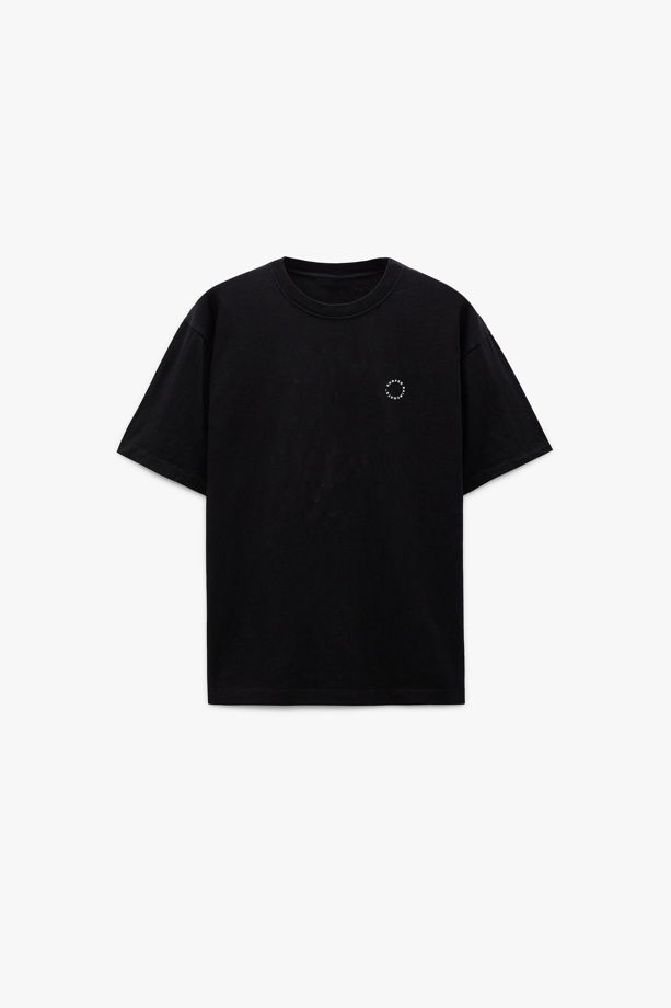 Черная футболка из плотного хлопка с логотипом Surfer Raincoats® на груди.