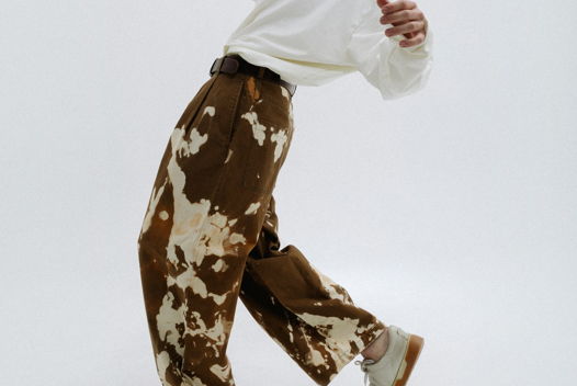 Брюки пятнистые кроя ballon из плотной хлопковой ткани.