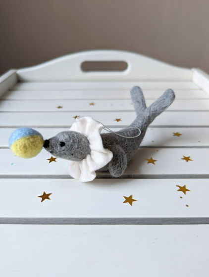 Ёлочная игрушка морской котик