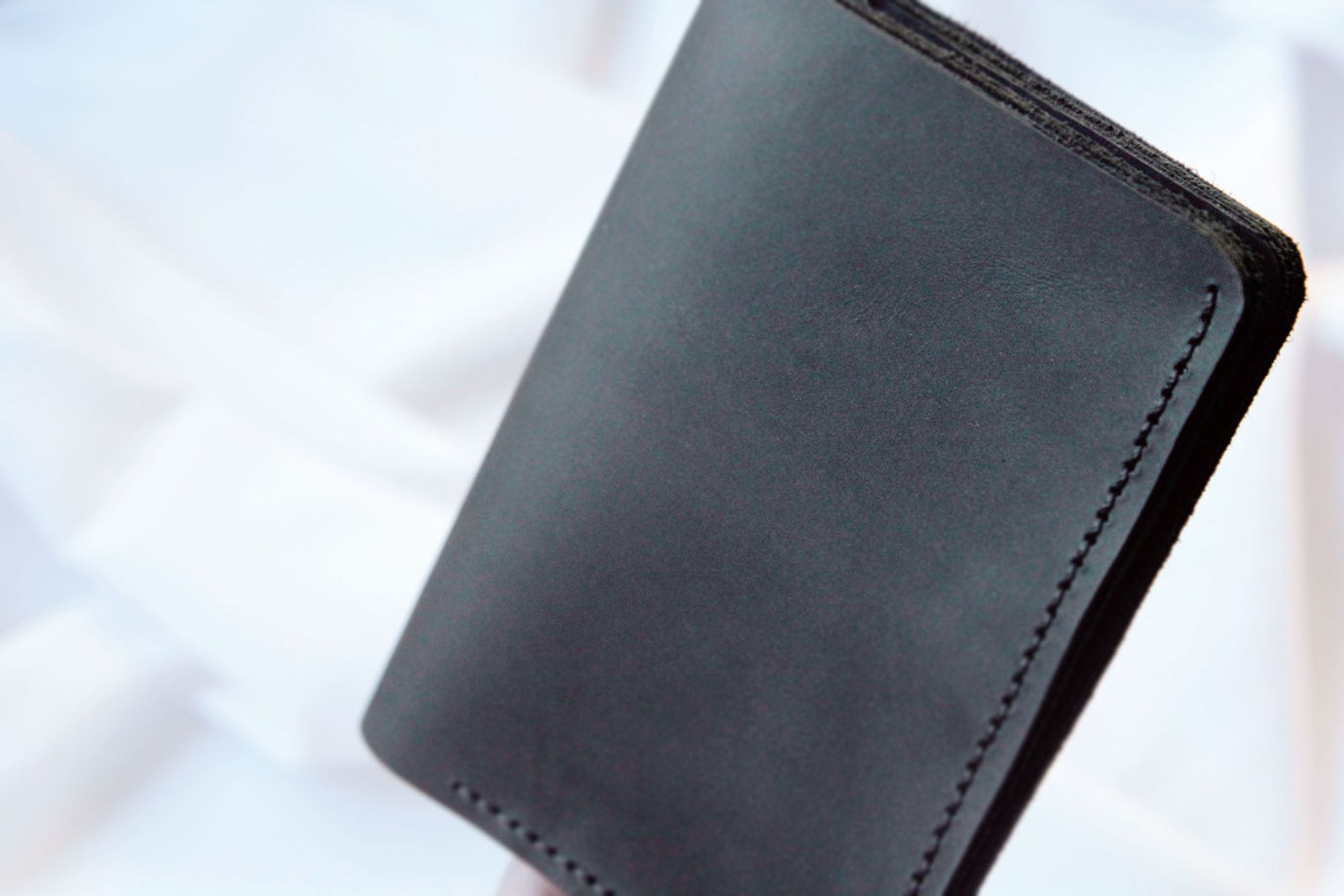 Черное портмоне для паспорта и документов из мягкой натуральной кожи ручной работы Wild Village