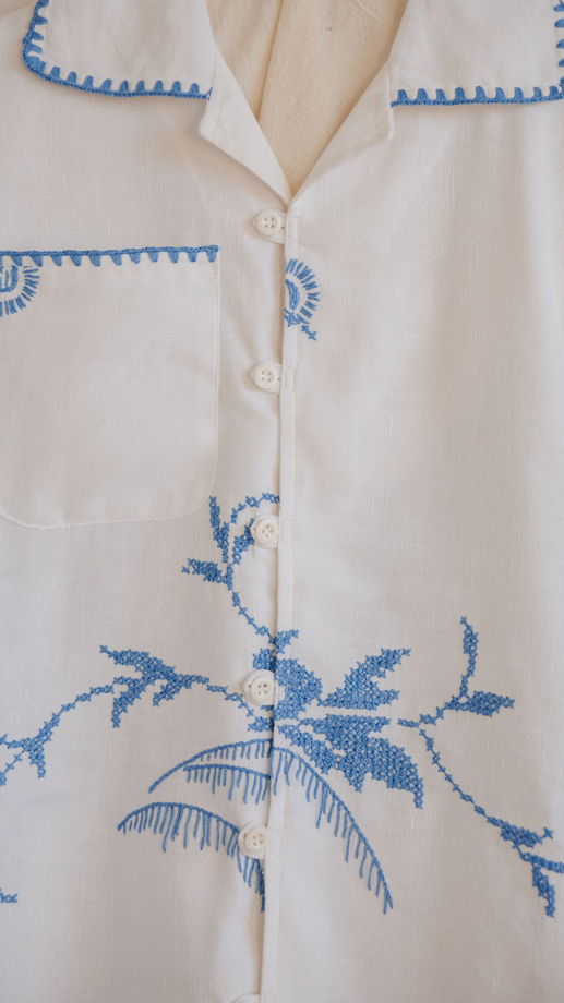 Белая Рубашка с Синей Вышивкой 2/White with Blue Embroidery Long Sleeve Shirt 2