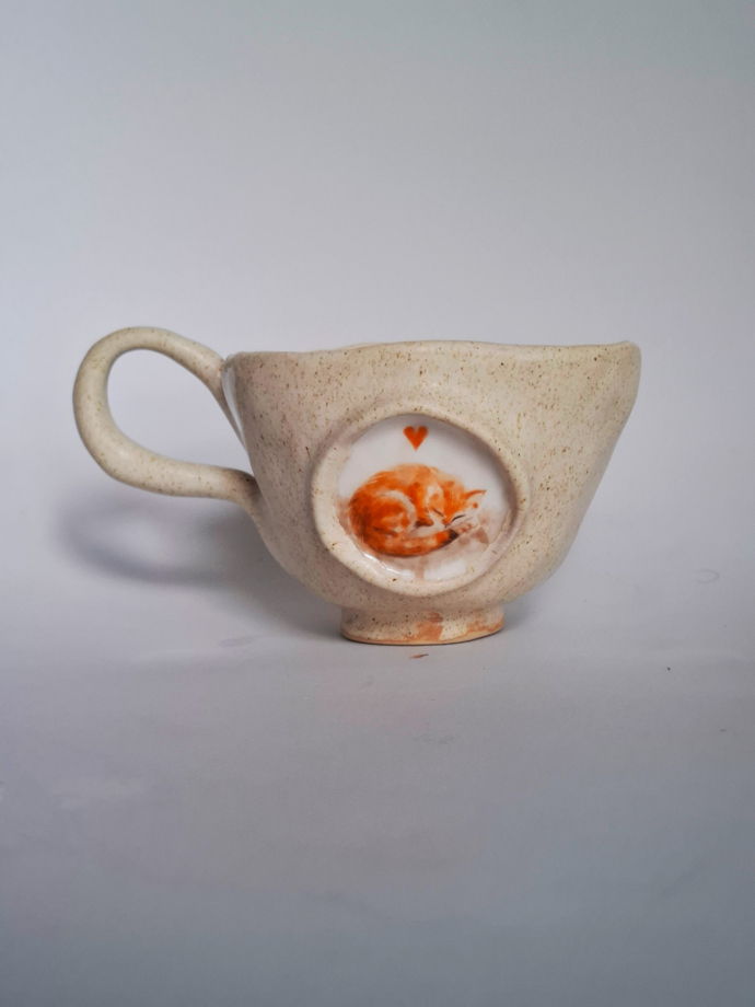 Чашка керамическая с котиком, ручной работы. "Спящий кот