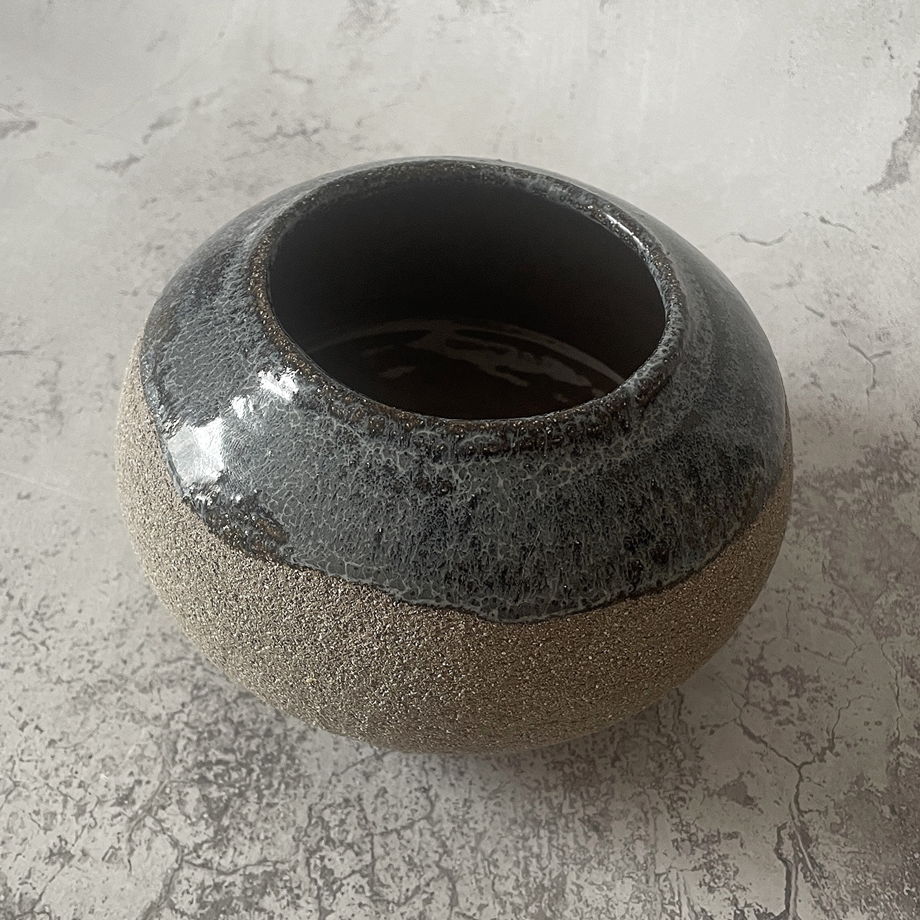 Интерьерная керамическая ваза