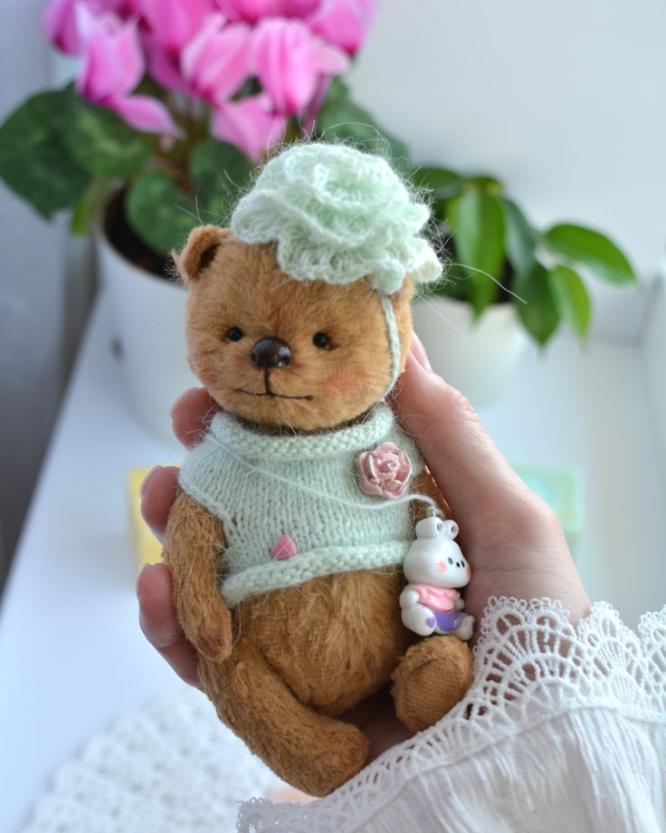 Тедди мишка цветочек