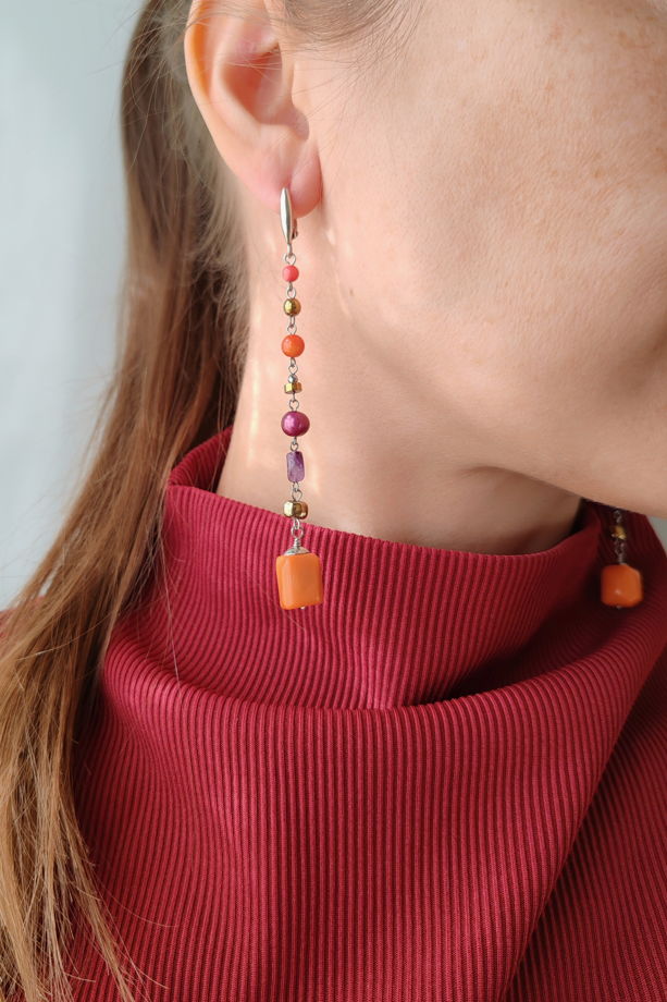 Длинные серьги с кораллом, аметистом и жемчугом