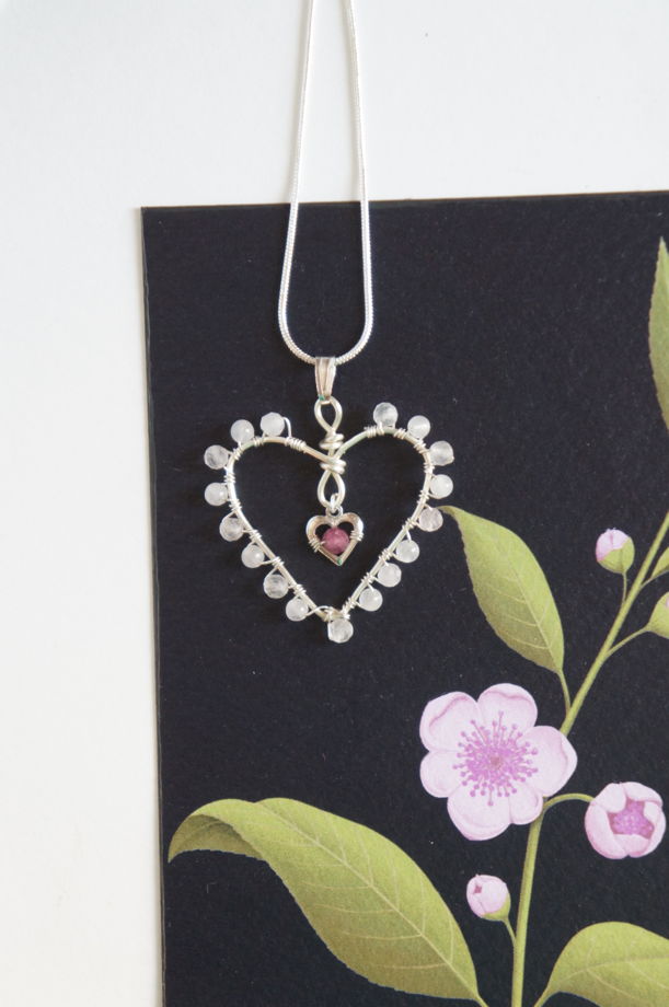 Кулон сердце в сердце плетеный с розовым кварцем и рубином