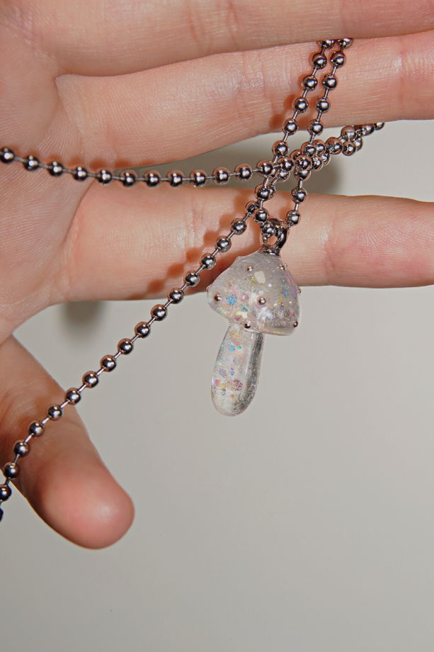 Прозрачный, сияющий кулон-гриб ручной работы «Артемида»