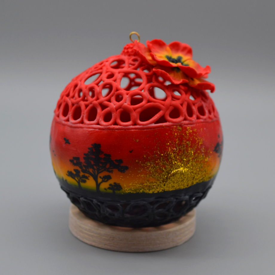 Ажурный шар "Саванна" (8 см, красный с черным)