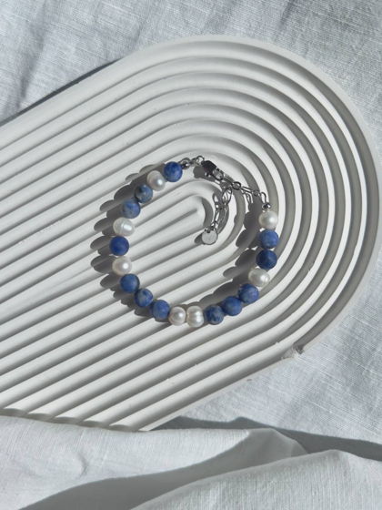 Браслет из матового содалита и жемчуга
