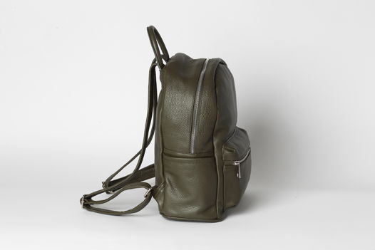 Кожаный рюкзак SASHA оливкового оттенка. В наличии в Москве