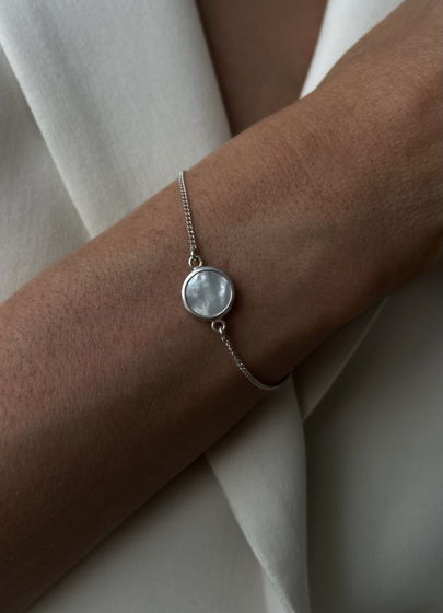 СЕРЕБРЯНЫЙ БРАСЛЕТ С ПЕРЛАМУТРОМ