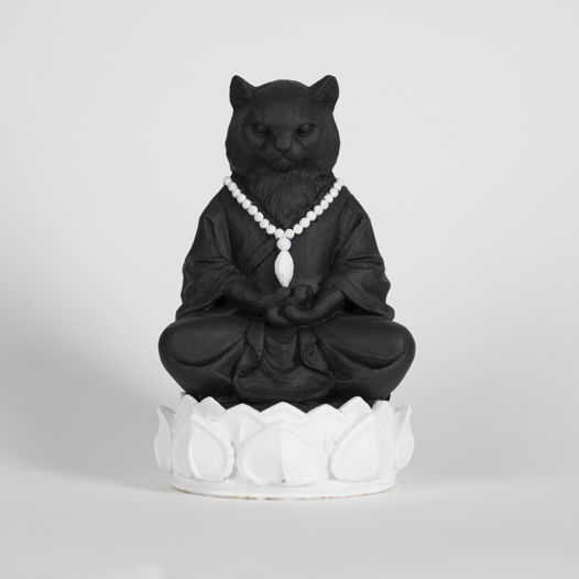 Статуэтка ручной работы из камня Чёрный Кот Шейх с белой атрибутикой