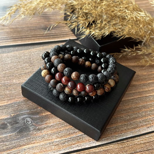 Браслет из бусин вулканической лавы, агата и яшмы