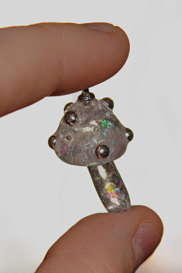 Прозрачный, сияющий кулон гриб ручной работы «Таурус»