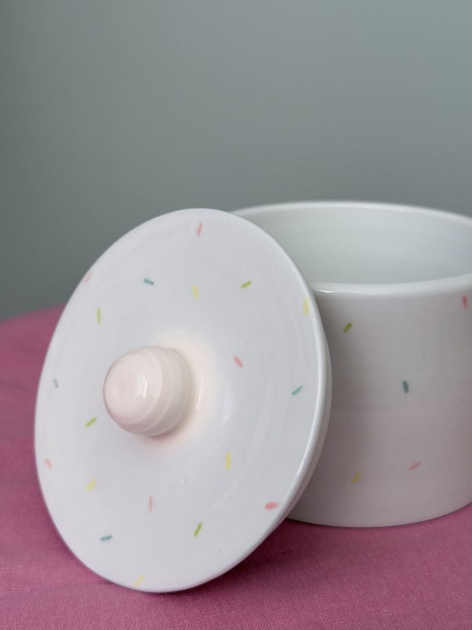 Банка нежно-голубая ручной работы "Леденцы"