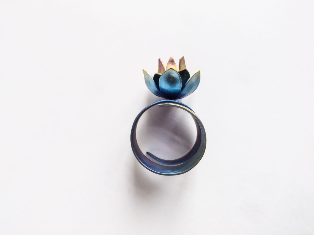 Перстень "Весенний" из коллекции "TitaniumFlower"
