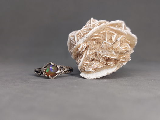 Эльфийское кольцо с опалом "Пламенное сердце", размер 17 (изменю на другой по запросу)