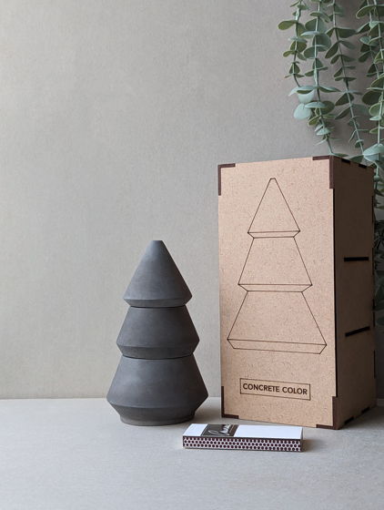 Набор новогодних ароматических свечей из соевого воска в форме елки ALVA в дизайнерской упаковке  (базальтовый серый)