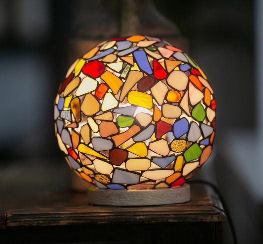 Светильник разноцветный витражный шар.