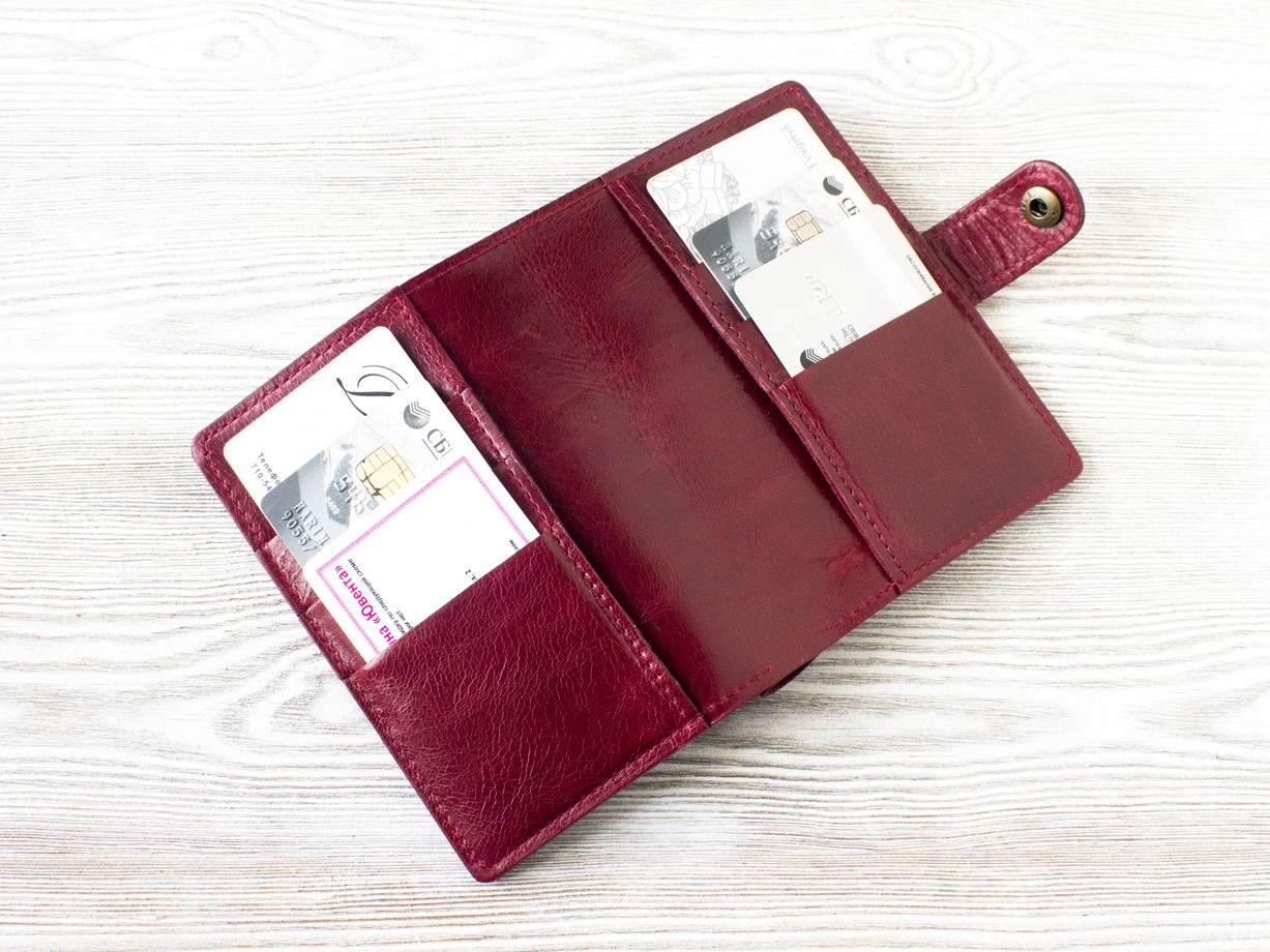 Портмоне из натуральной кожи для прав, СТС, банкнот, пластиковых карт, паспорта, страховки. VIRKUNEN