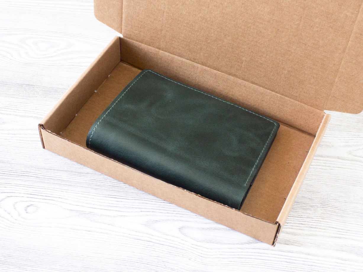 Портмоне из натуральной кожи для прав, СТС, банкнот, пластиковых карт, паспорта, страховки. VIRKUNEN