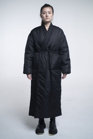 Длинный maxi пуховик-кимоно черный цвет