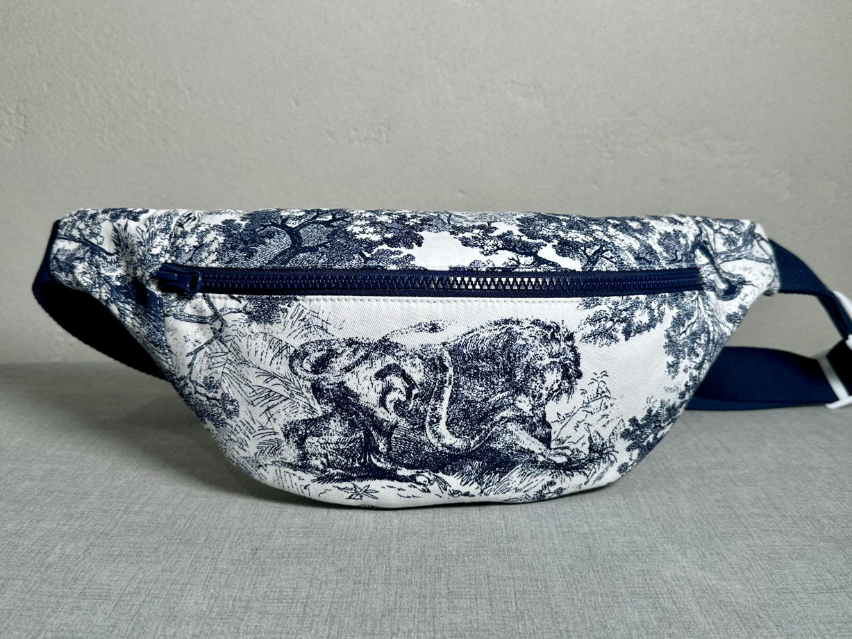 Поясная сумочка из уплотненного денима с принтом "Джунгли" синяя
