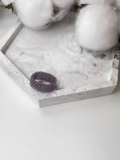 Кольцо из бисера фиолетовое