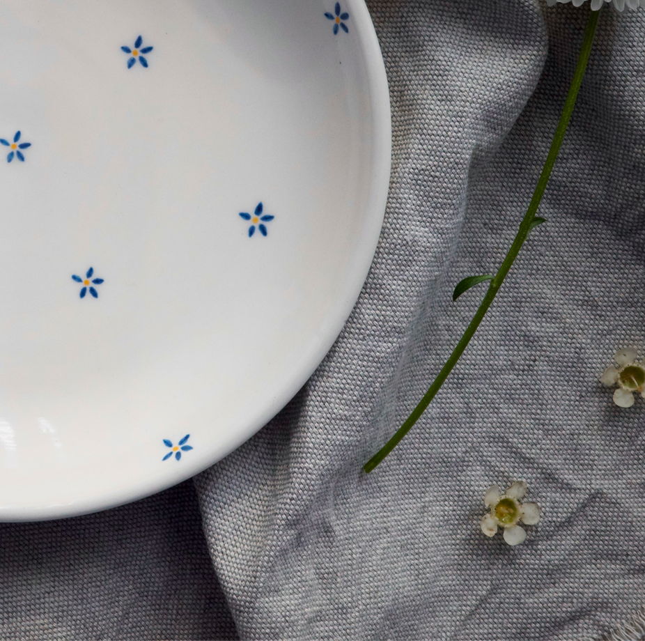 Тарелка глубокая белая с росписью ручной работы, "Лён"