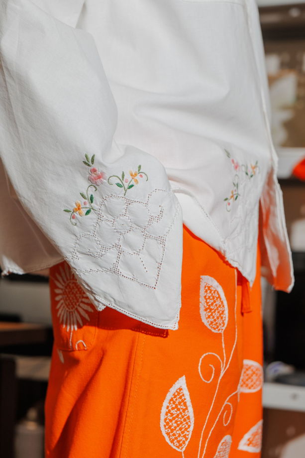 Белая Рубашка с Розовыми Цветами/White Bouquet Long Sleeve Shirt
