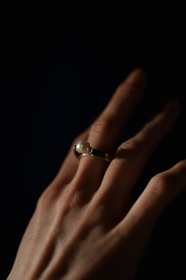 Серебряное кольцо Wave с барочным жемчугом