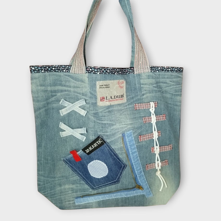 Сумка шопер из переработанного денима ручной работы.
