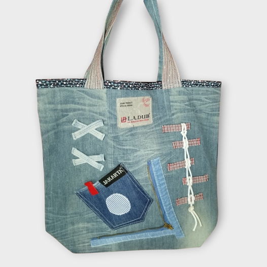 Сумка шопер из переработанного денима ручной работы.