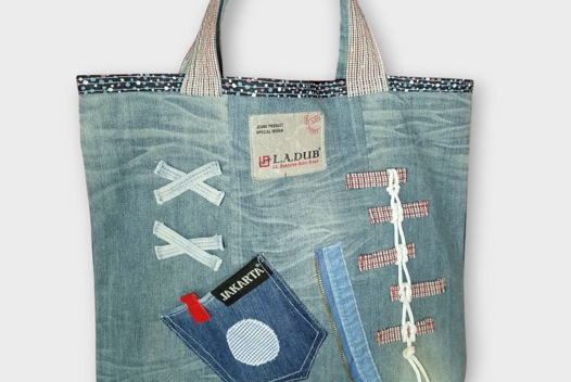 Сумка шопер из переработанного денима ручной работы.