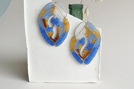 Серьги синие медовые из бисера и серебра