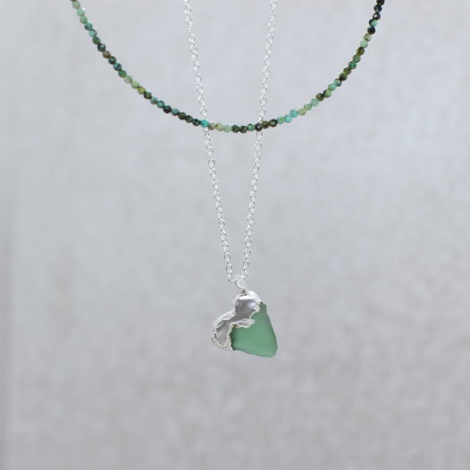 Сет: ожерелье из хризоколлы и кулон с морским стеклом