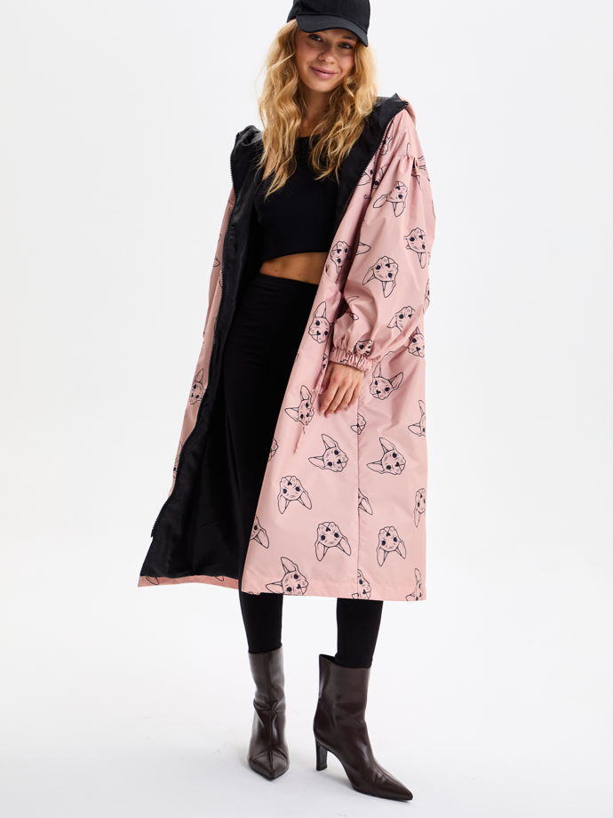 Плащ с бульдогами