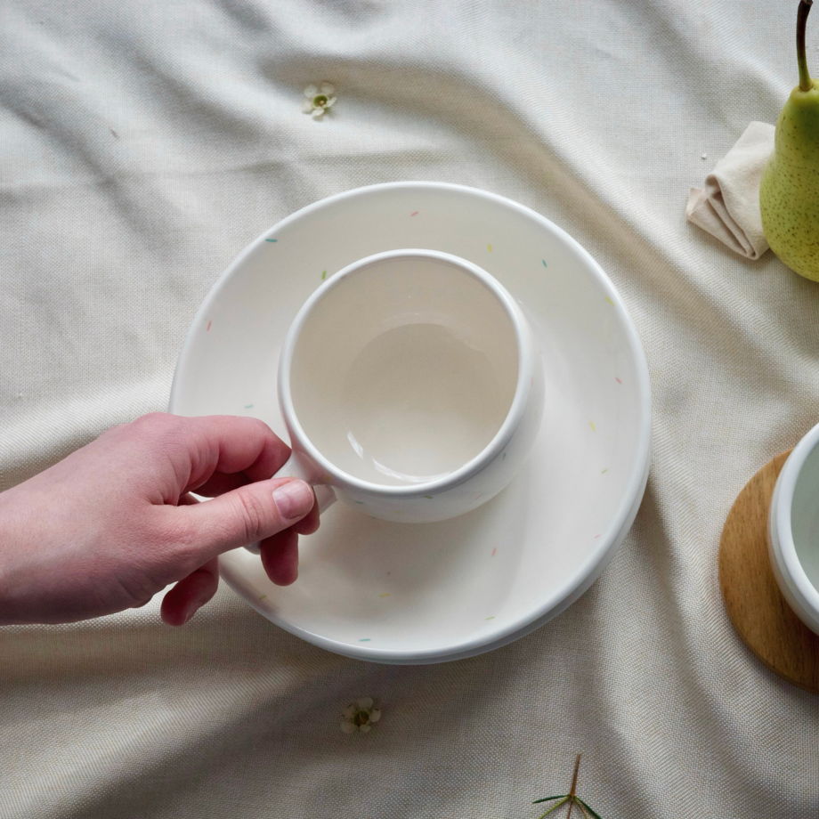 Чашка белая ручной работы с росписью, "Леденцы"