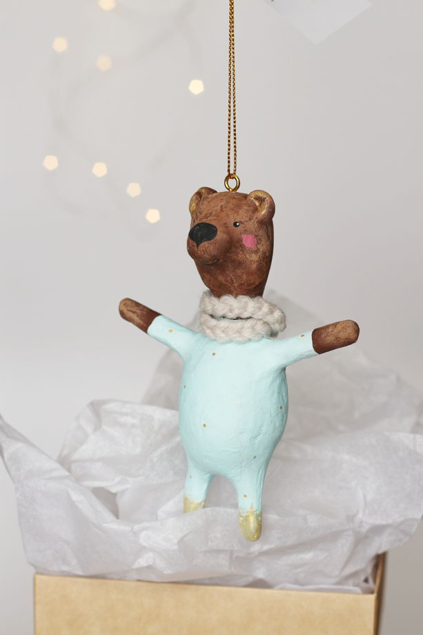 Авторская елочная игрушка "Медведь бурый в голубом комбинезоне"