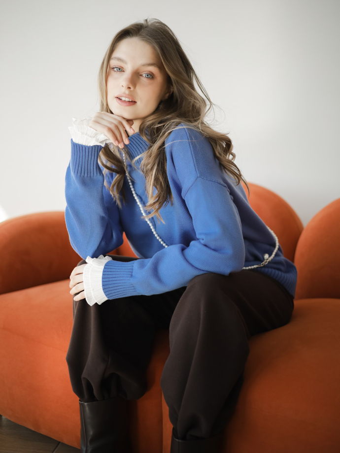 Свитер синий с воротником