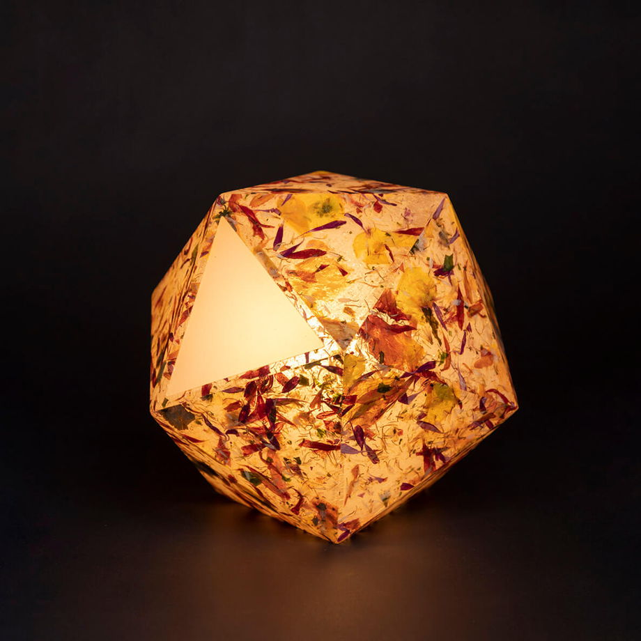 VIAPLANT Hedron Play Flores - декоративная настольная лампа из цветочных букетов