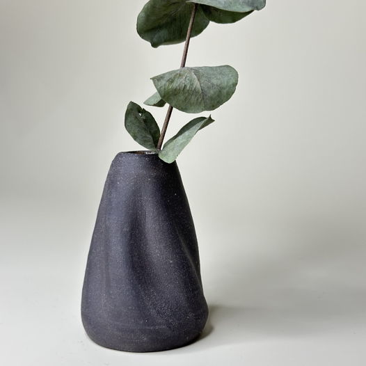 Ваза керамическая ручной работы маленькая "Вулкан"