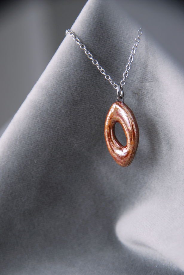 Буквы-буквицы керамические ручной работы В, О и V