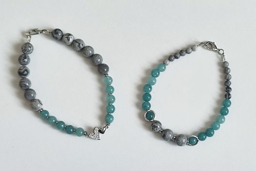 Пара браслетов из яшмы