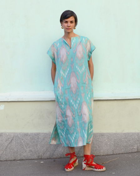 Платье-туника с короткими рукавами из иката мятного цвета